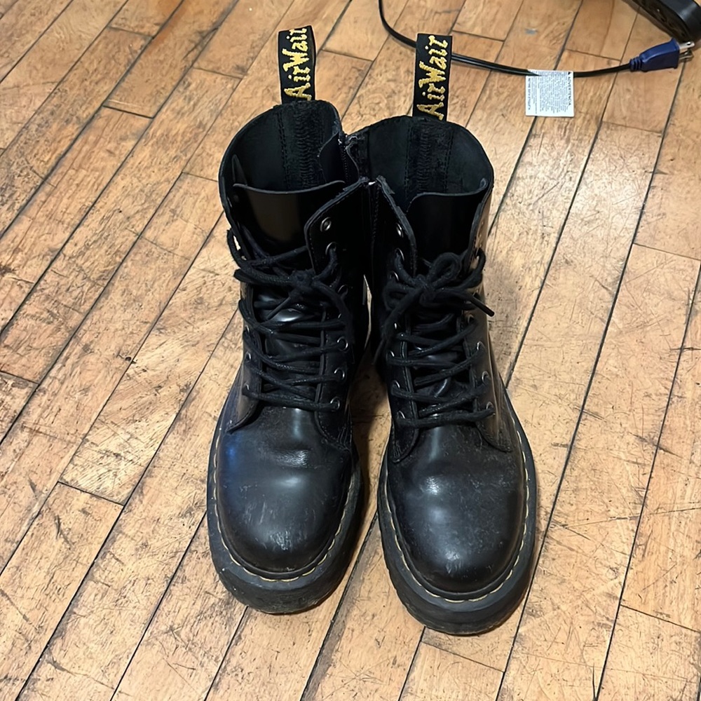 Platform Docs In Great Condition - image 1